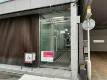 オフィスビル出入口