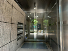 オフィスビル出入口