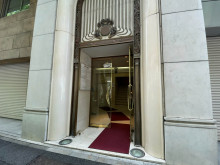 オフィスビル出入口