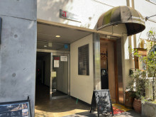 オフィスビル出入口