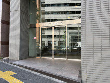 オフィスビル出入口