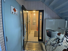 オフィスビル出入口