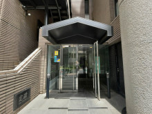 オフィスビル出入口