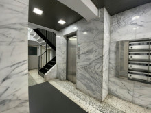 エレベーター(1基)