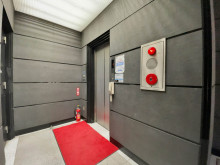 エレベーター(1基)