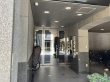 オフィスビル出入口