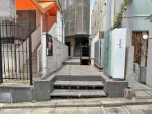 オフィスビル出入口