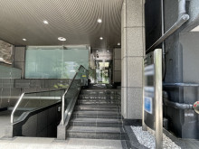 オフィスビル出入口