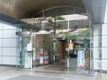 オフィスビル出入口