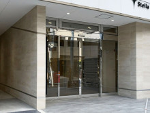 オフィスビル出入口