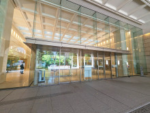 オフィスビル出入口