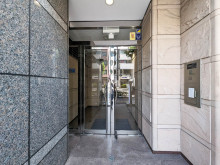 オフィスビル出入口