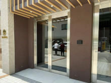 オフィスビル出入口