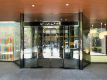 オフィスビル出入口