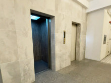 エレベーター(2基)