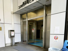 オフィスビル出入口