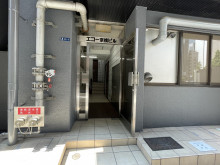 オフィスビル出入口