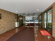 オフィスビル出入口