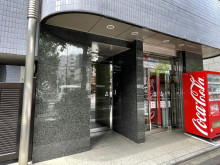 オフィスビル出入口