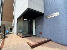 オフィスビル出入口