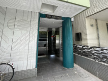 オフィスビル出入口