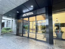 オフィスビル出入口