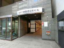 オフィスビル出入口