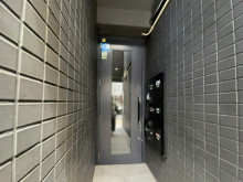 オフィスビル出入口