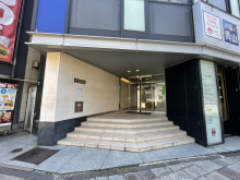 オフィスビル出入口