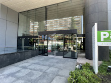 オフィスビル出入口