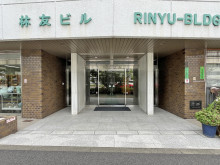 オフィスビル出入口