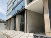 オフィスビル出入口