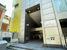 オフィスビル出入口