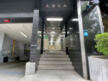 オフィスビル出入口