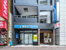 オフィスビル出入口