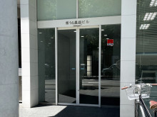 オフィスビル出入口