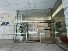 オフィスビル出入口