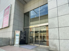 オフィスビル出入口