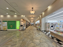 様々なテナントが入居中