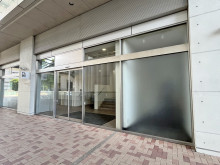 オフィスビル出入口