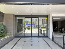 オフィスビル出入口