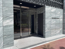 オフィスビル出入口