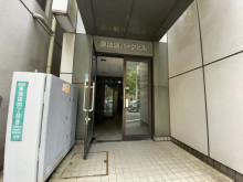 オフィスビル出入口