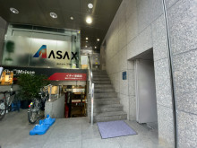 オフィスビル出入口