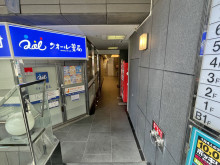 オフィスビル出入口