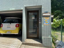 オフィスビル出入口