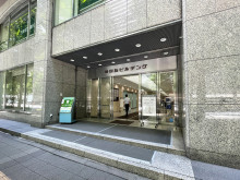 オフィスビル出入口