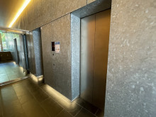 エレベーター（2基）