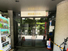 オフィスビル出入口