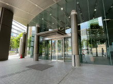 オフィスビル出入口